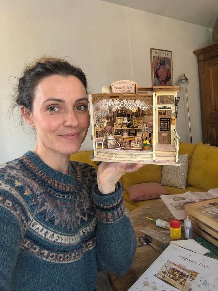 A handcrafted miniature room shared by a customer